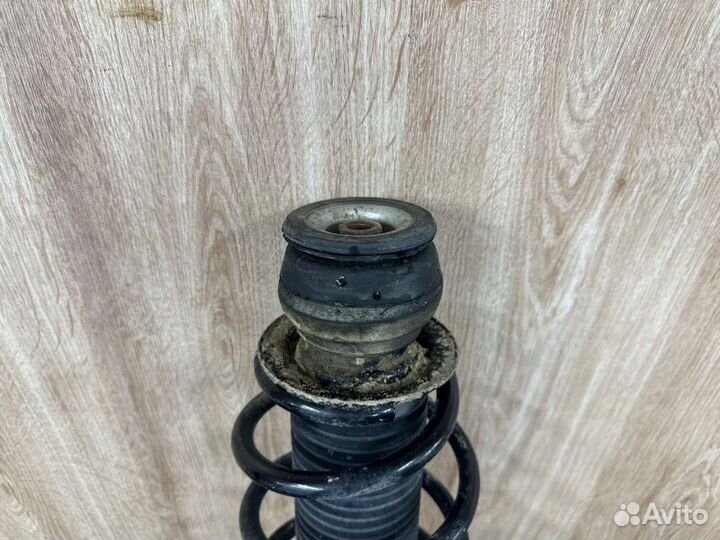 Амортизатор подвески передний правый Skoda Fabia