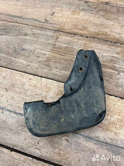 Брызговик задний левый Audi 3 8P 1.8 2008