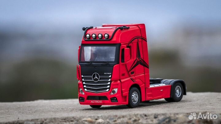 Модель Тягач Mersedes Benz