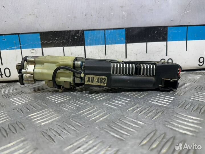 Б/У Механизм подъема крышки багажника правы#001