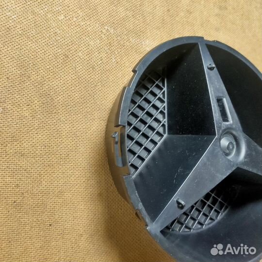 Кронштейн эмблемы перед ML GLE GLC Оригинал