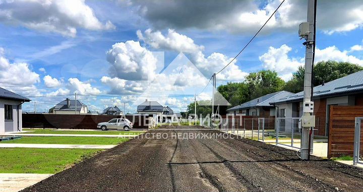 Таунхаус 140 м² на участке 6 сот.