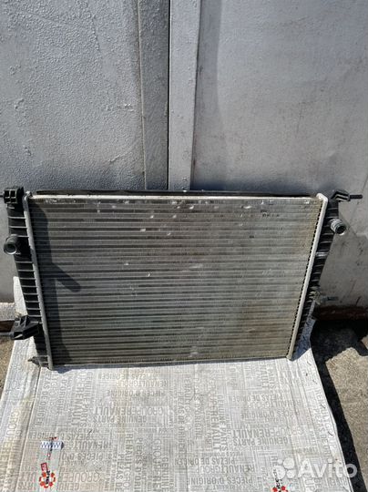 Радиатор охлаждения на Renault Fluence 1,6 АКПП