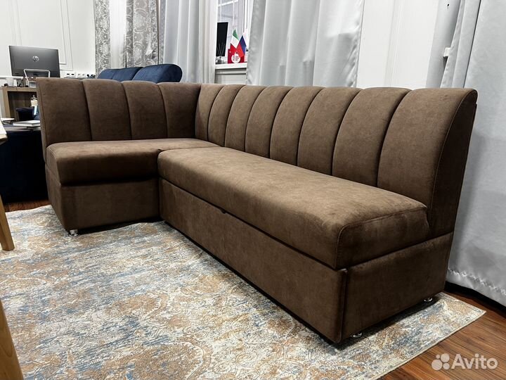 Угловой диван на кухню