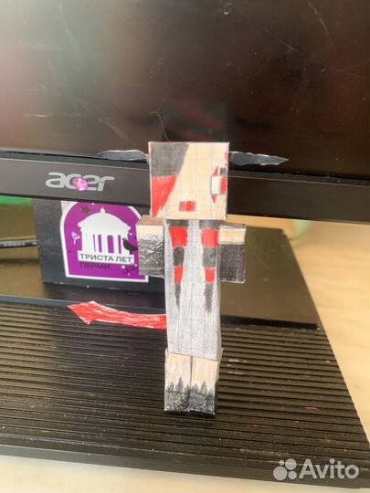 Фигурки персонажей из Майнкрафта