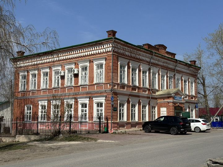 Здание, 611 м²