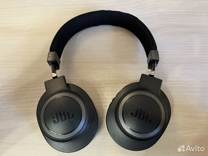 Беспроводные наушники JBL live 660 nc