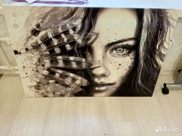 Картина Девушка с перьями, 90х60 на стену холст