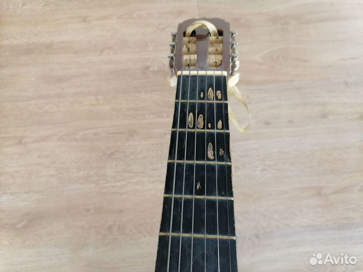 Акустическая гитара