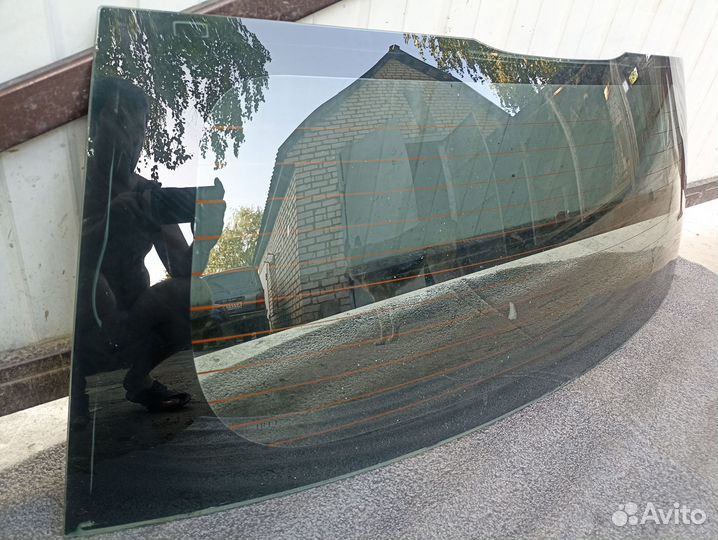 Заднее стекло Mitsubishi colt