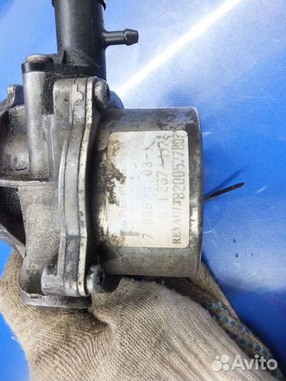 Насос вакуумный Nissan Juke YF15