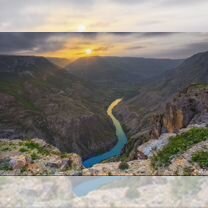 Прогулка на катере по сулакскому каньону, Дубки