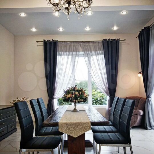 Коттедж 240 м² на участке 5 сот.