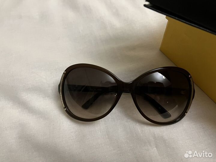 Солнечные очки fendi