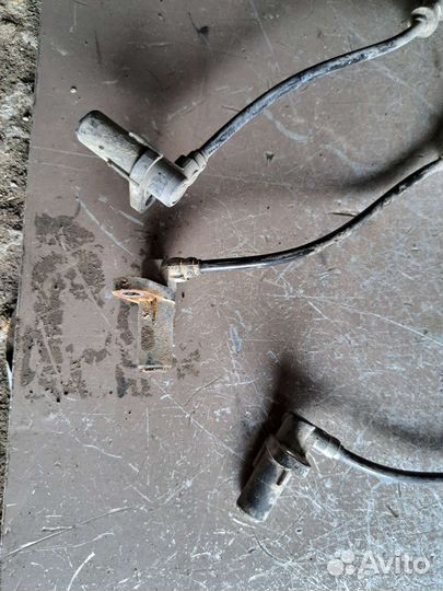 Датчик ABS задний на Mercedes w220