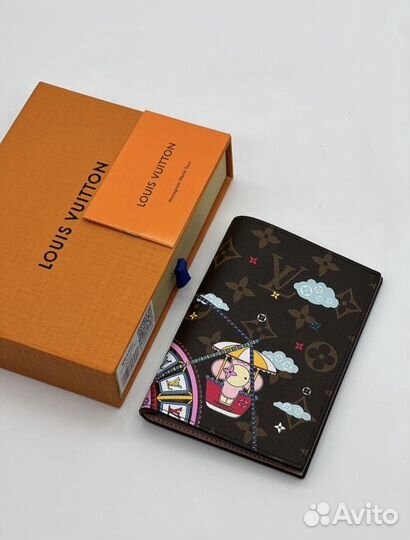 Чехол на паспорт LV