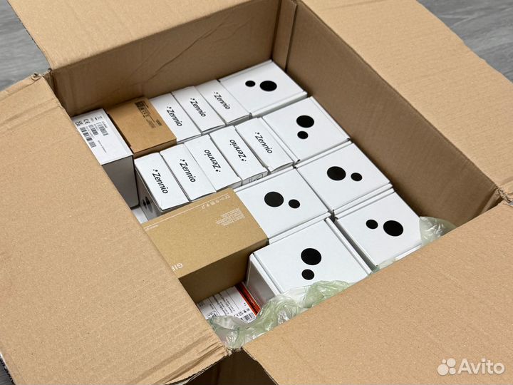 Линейный соединитель шины KNX Zennio zsylccl