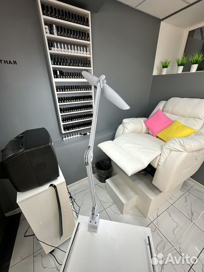 Маникюр и педикюр на Таганке / аппаратный маникюр