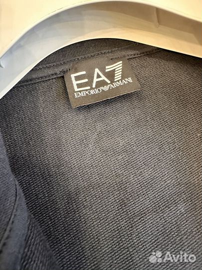 Толстовка Emporio Armani EA7