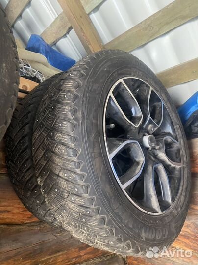 Goodyear UltraGrip Ice Arctic SUV 215/65 R17 99