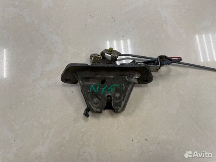 Замок крышки багажника Nissan Almera N15