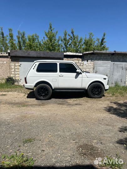 LADA 4x4 (Нива) 1.6 МТ, 2016, 165 000 км