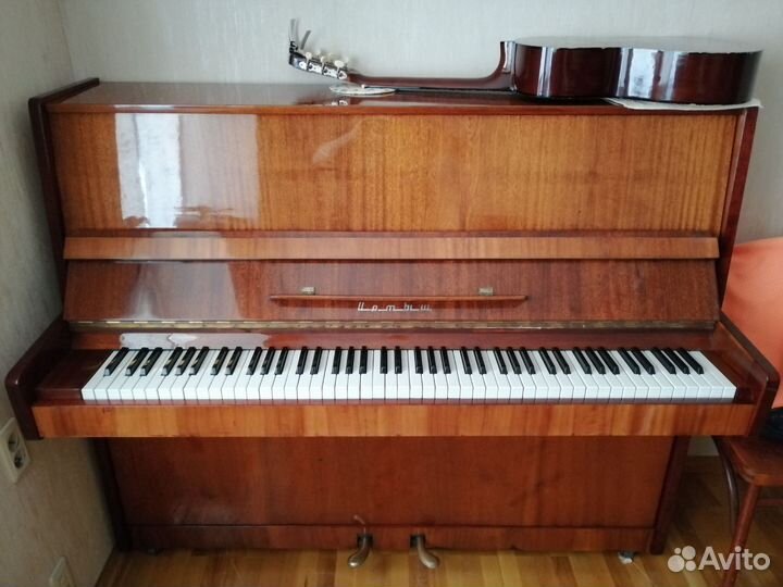 Фортепиано (пианино) Иртыш +запасные струны и ключ