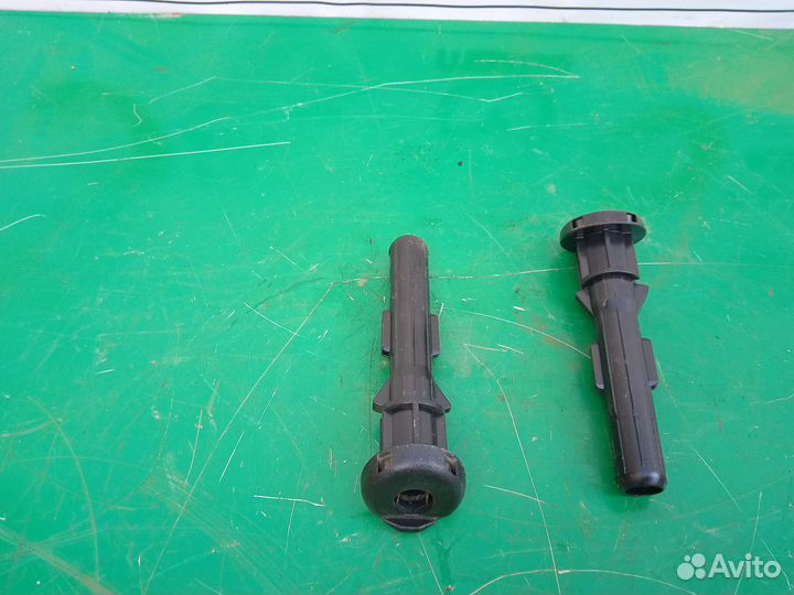 Направляющие подголовника Opel Astra H