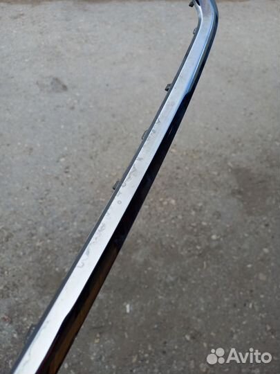 Молдинг решетки радиатора Subaru Forester SJ