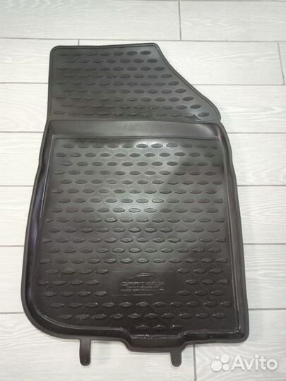 Автомобильные коврики резиновые