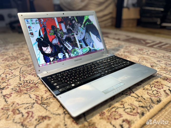 Мощный Ноутбук Samsung core i3/10гб/GT 520m