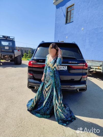 Вечернее платье