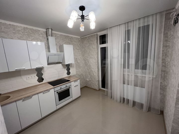 1-к. квартира, 35 м², 8/25 эт.