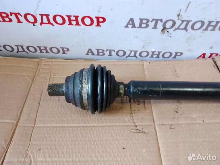 Полуось привод передний правый Volkswagen Touran
