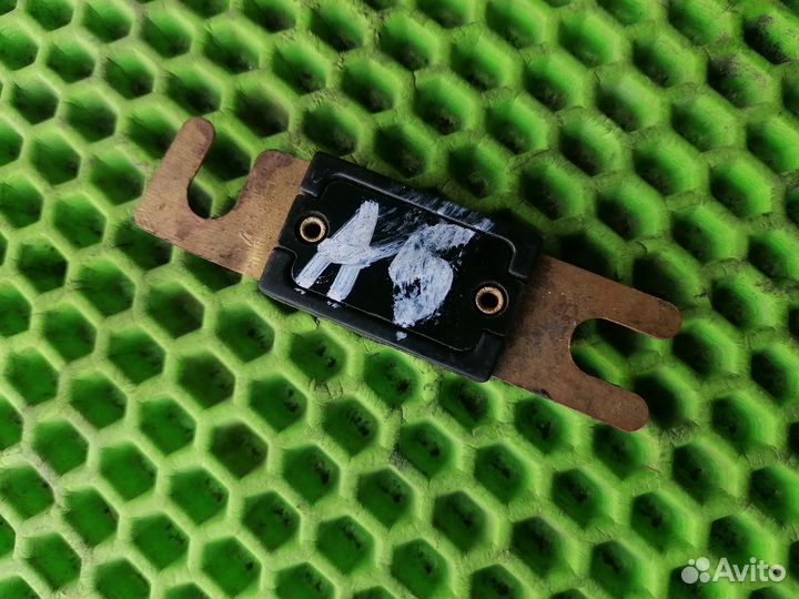 Предохранитель на 200А на Skoda Octavia (A5)