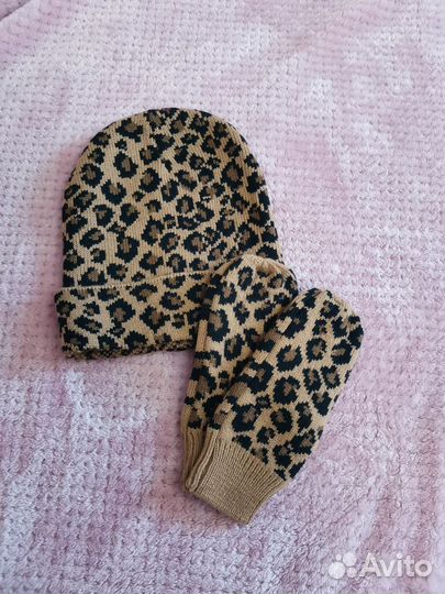 Комплект шапка и варежки женские