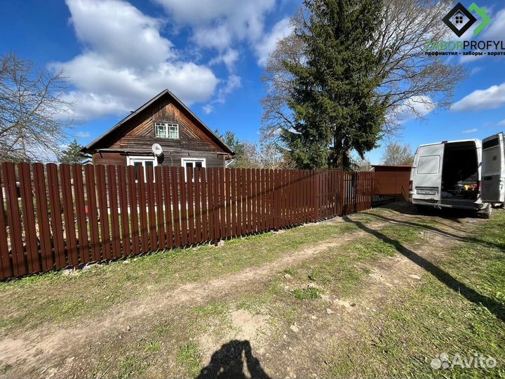 Заборы из профнастила под ключ / Заборы штакетник