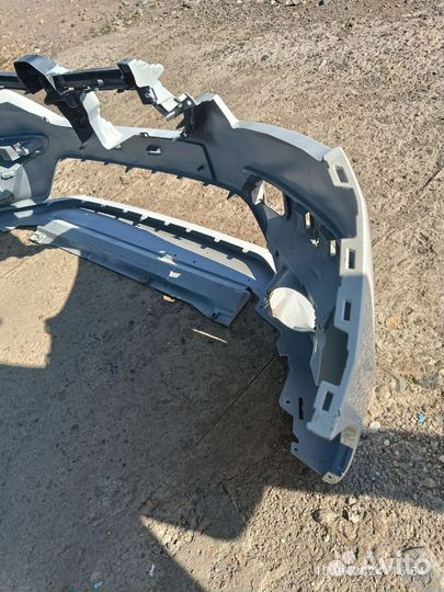 Передний бампер