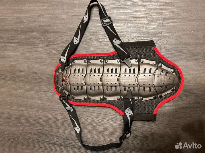 Горнолыжная защита спины / панцирь