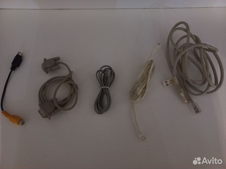 Клавиатура, роутер, хаб, провода