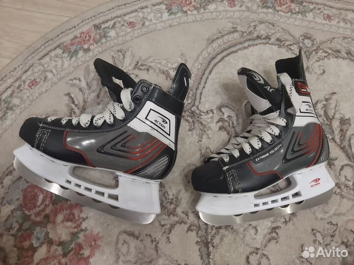 Коньки хоккейные