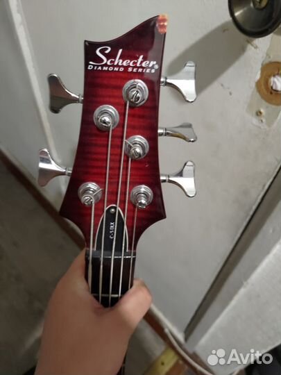 Бас гитару Schecter C-5 Deluxe