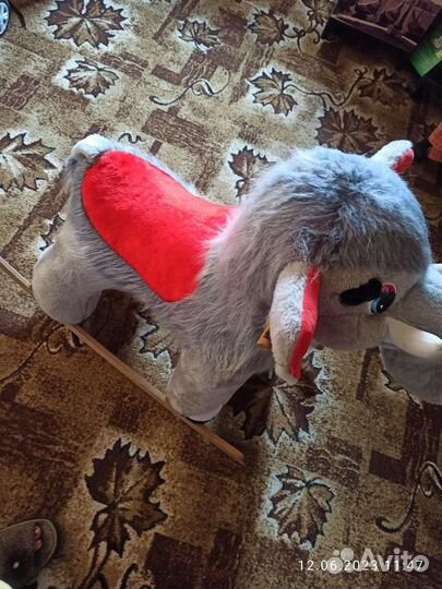 Детская игрушка качалка