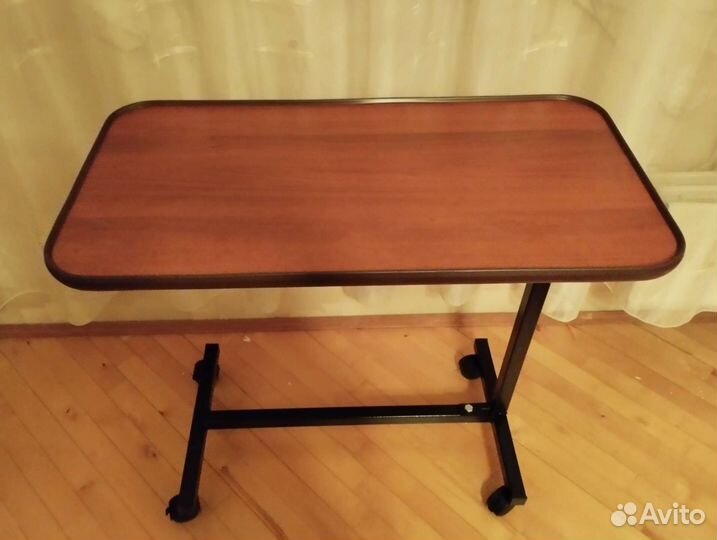 Предкроватный столик новый