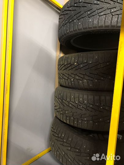 Комплект зимних колес R20 (шипы) 5х112