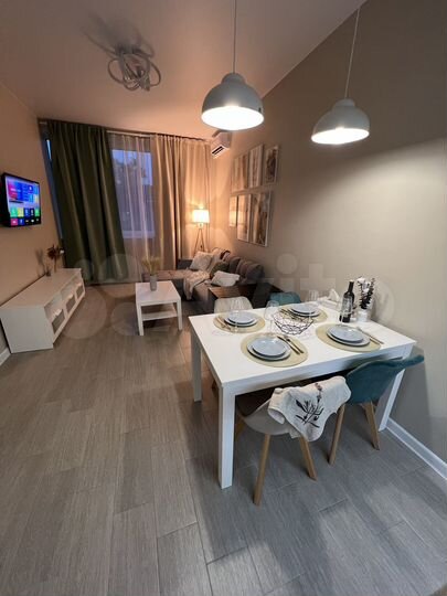 2-к. квартира, 55 м², 1/17 эт.