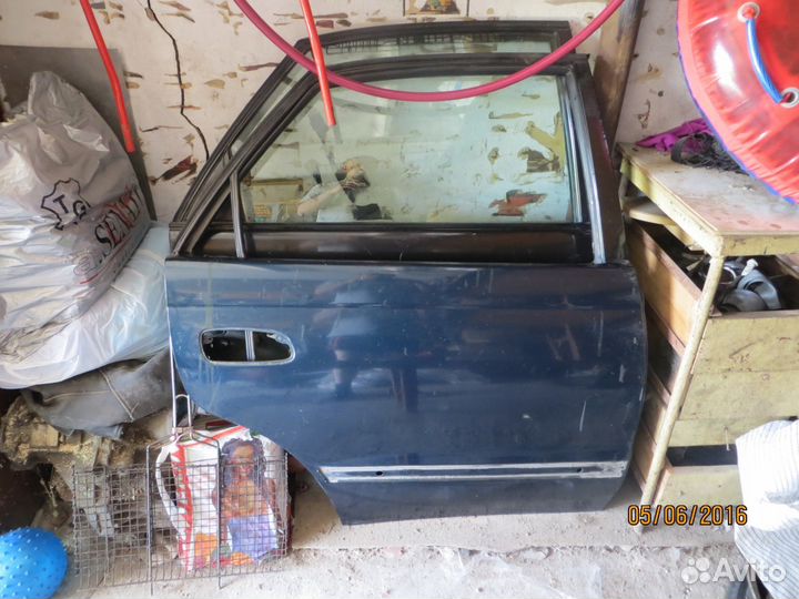Двери тойота карина е, стёкла