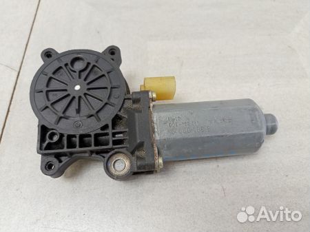 Моторчик переднего правого стеклоподъемника