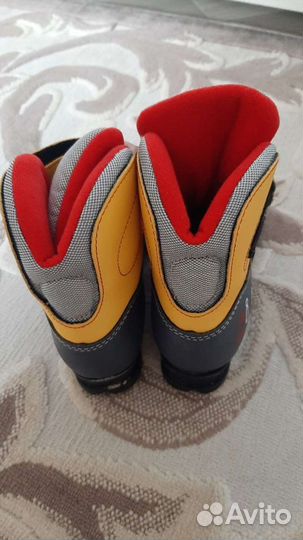 Лыжные ботинки детские