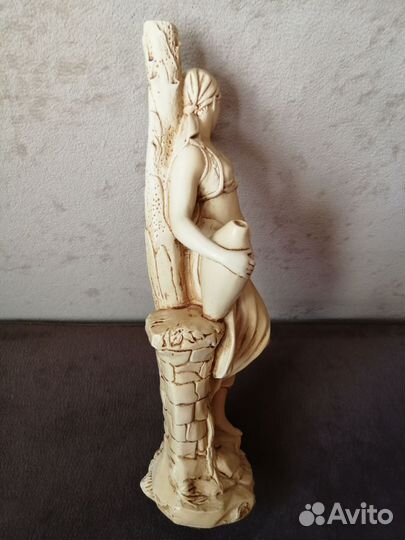 Статуэтка девушка с кувшином СССР